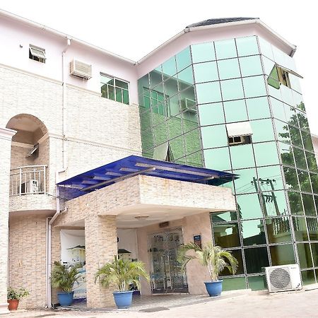 Dublina Suites Festac Town Exterior foto