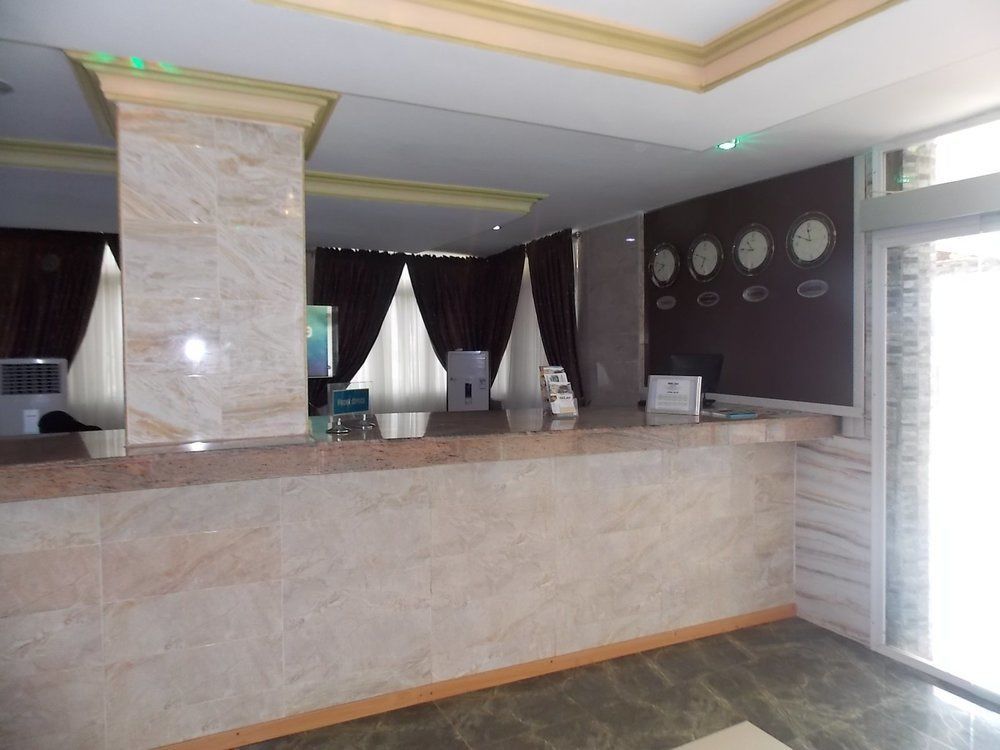 Dublina Suites Festac Town Exterior foto
