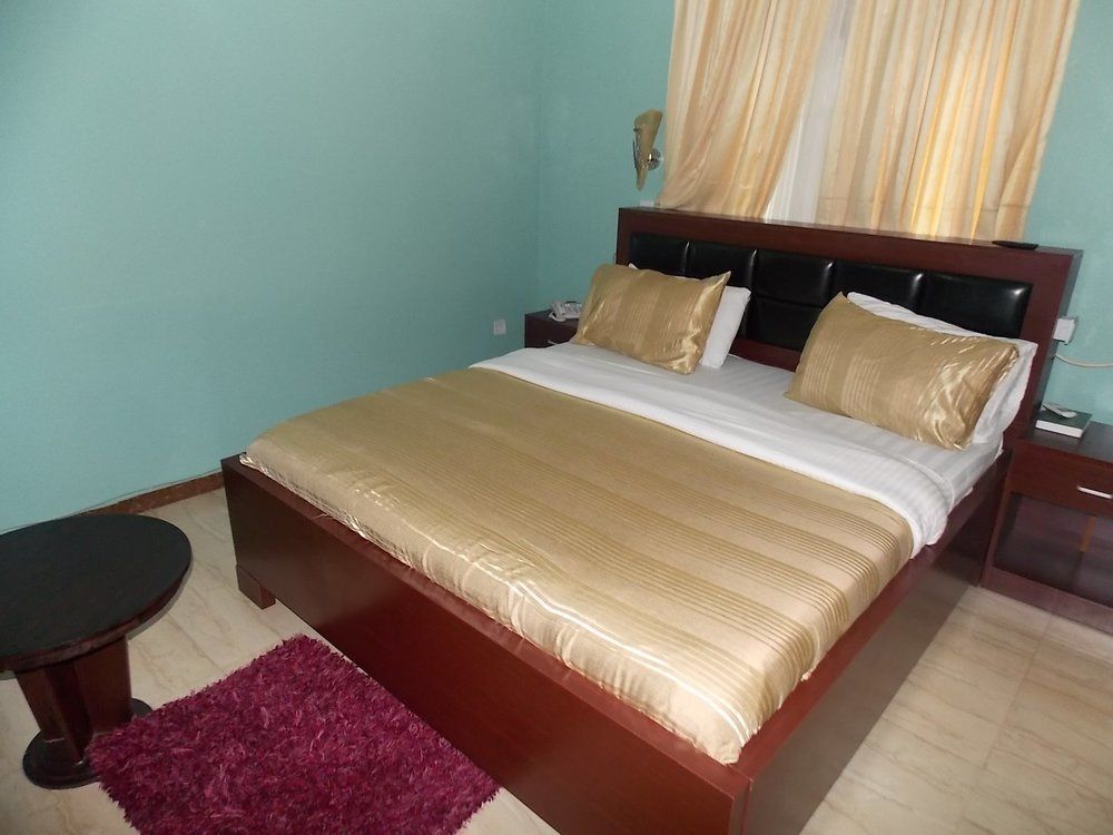 Dublina Suites Festac Town Exterior foto