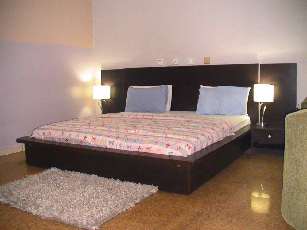 Dublina Suites Festac Town Exterior foto
