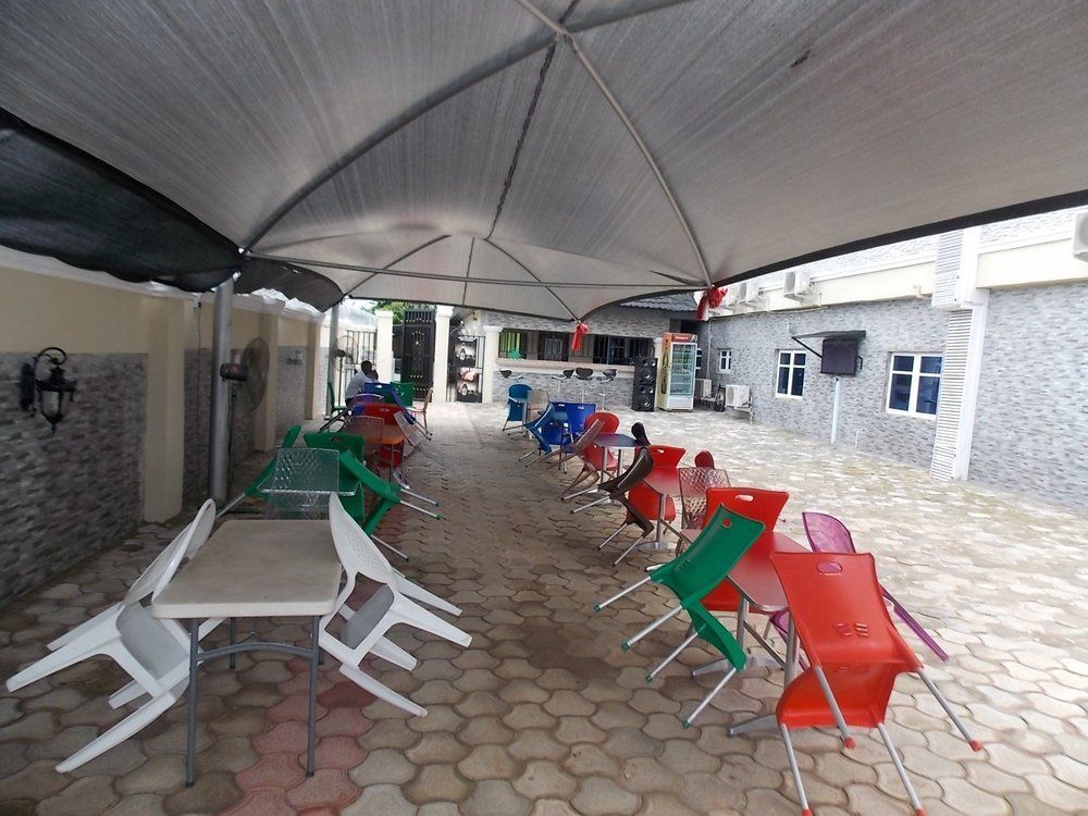Dublina Suites Festac Town Exterior foto
