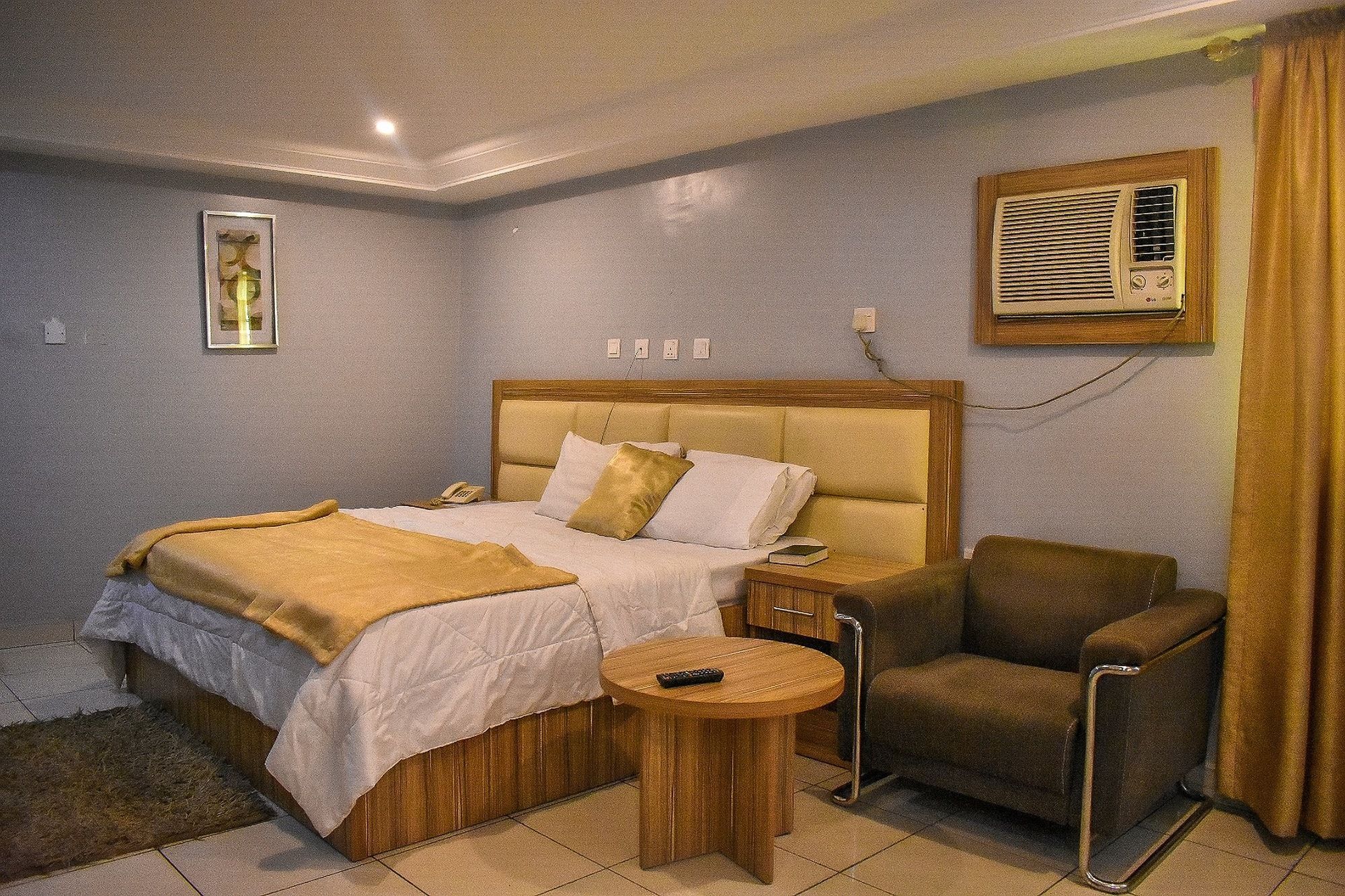 Dublina Suites Festac Town Exterior foto